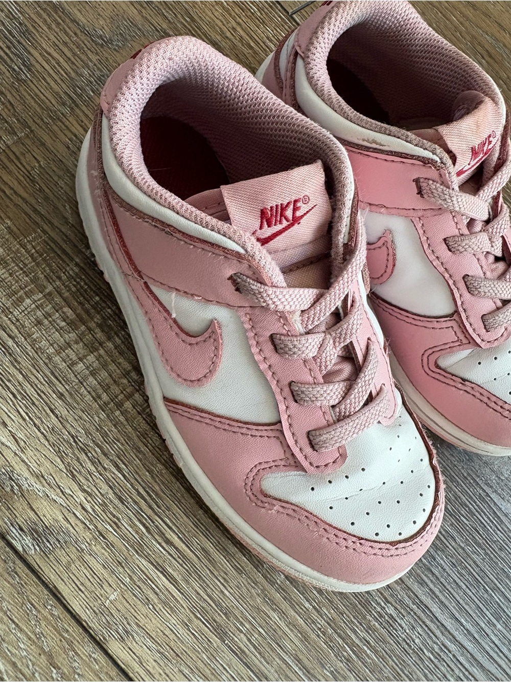 Nike Kids Pink & White Low-Top Sneakers with Swoosh 10C